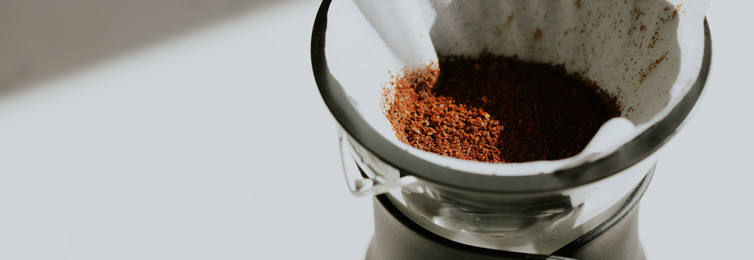 Brewing a coffee blend as pour over.