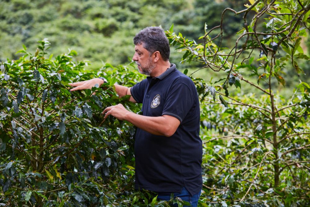 Elias, produtor colombiano, proprietário da Finca la Granja Esperanza