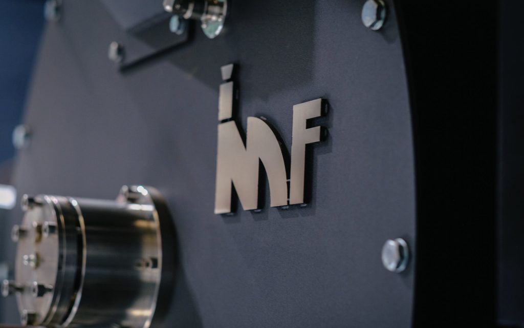 Detalhe de um novo torrefador da IMF Roasters