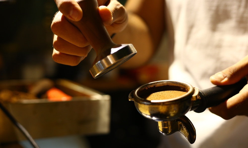 Barista preparando espresso